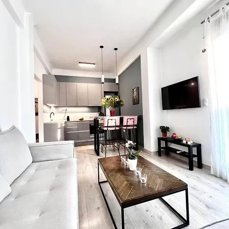 Peaceful 3 Bedroom In Center Apartment *