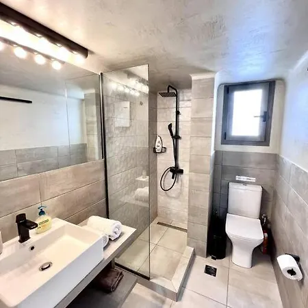 Peaceful 3 Bedroom In Center